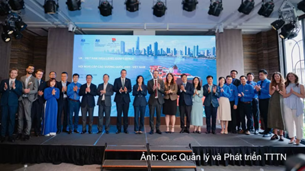 Viet Nam, U.K. seek new growth drivers in technology, logistics
